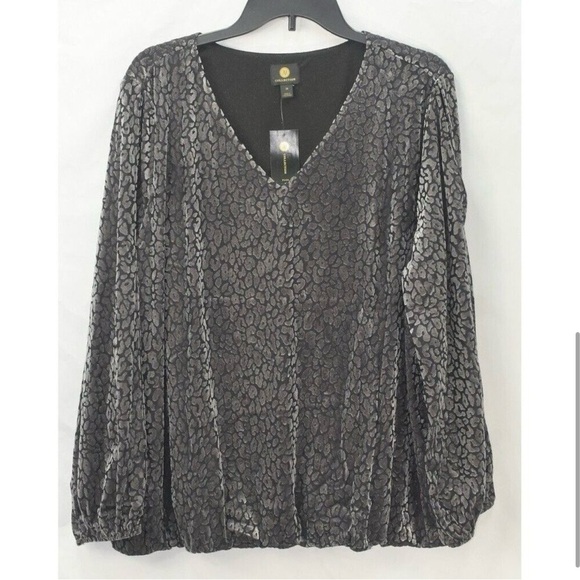 NWT JM Collection animal print velour top - Picture 1 of 4